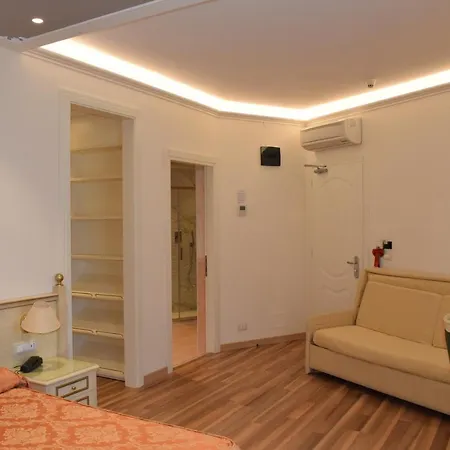Carlton 4*