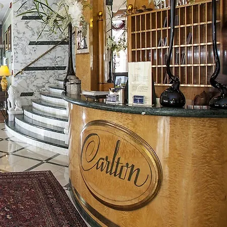 酒店 Carlton 4*